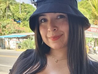 LynnTara amateur show