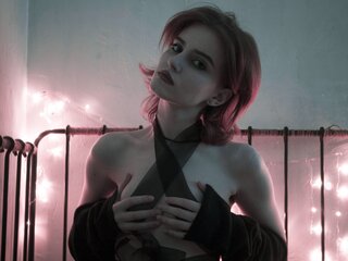 KiraMils photos show