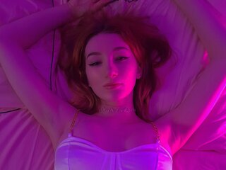 LarisaGrays ass show