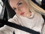 StellaWatts shows amateur